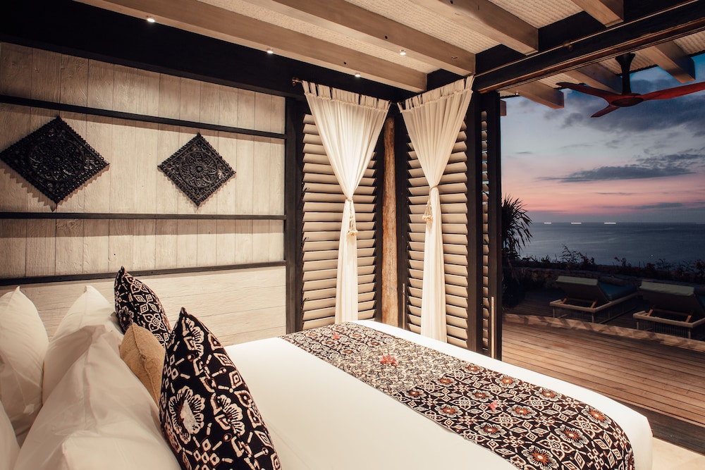Bajau Sea View Cliff Room B1 - Single Room photo 1