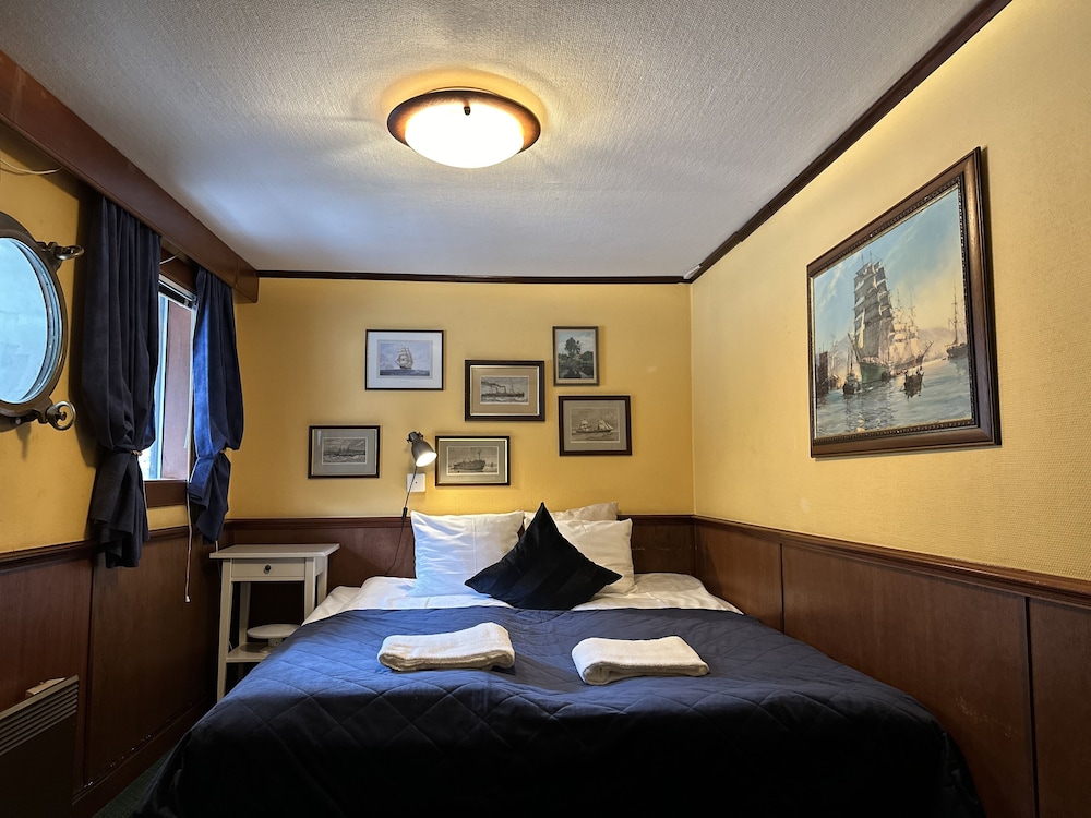 Standard Double Room, Private Bathroom (Cabin on boat )