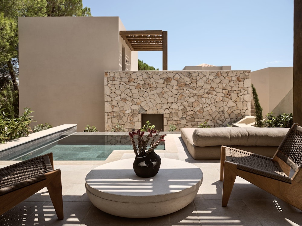 Junior Suite with Private Pool and Garden View - Photo 2