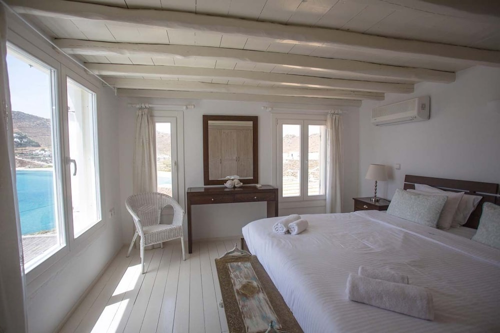 Grand Duplex, 2 Bedrooms, Private Pool photo 3
