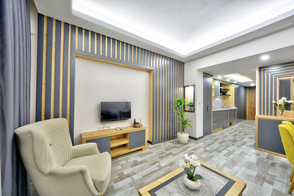 Deluxe King Room photo 2