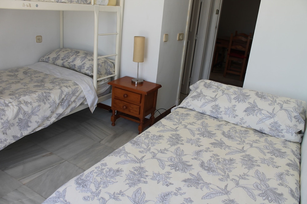 Family Apartment, 3 Bedrooms photo 2