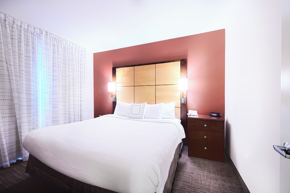 Suite, 1 Bedroom - Photo 3