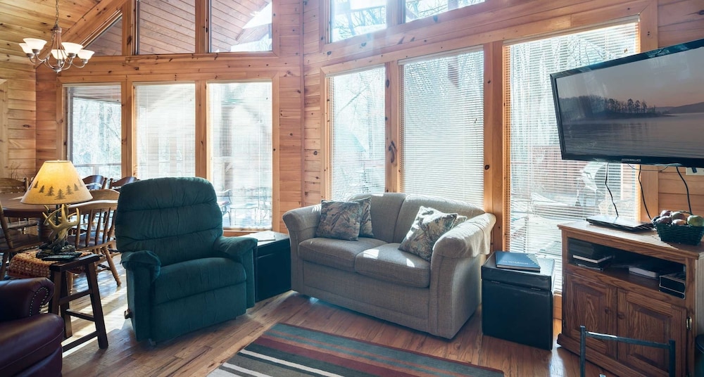 Cabin, 3 Bedrooms photo 3