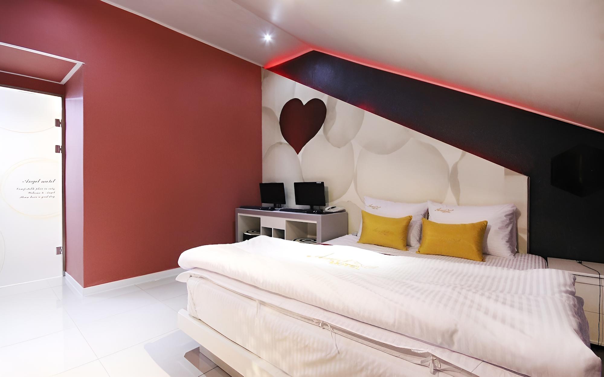 Room (Special Room MOVIE - Movie Room (Netf) photo 1