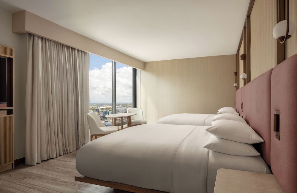 Deluxe Room, 2 Queen Beds, City View - Photo 1