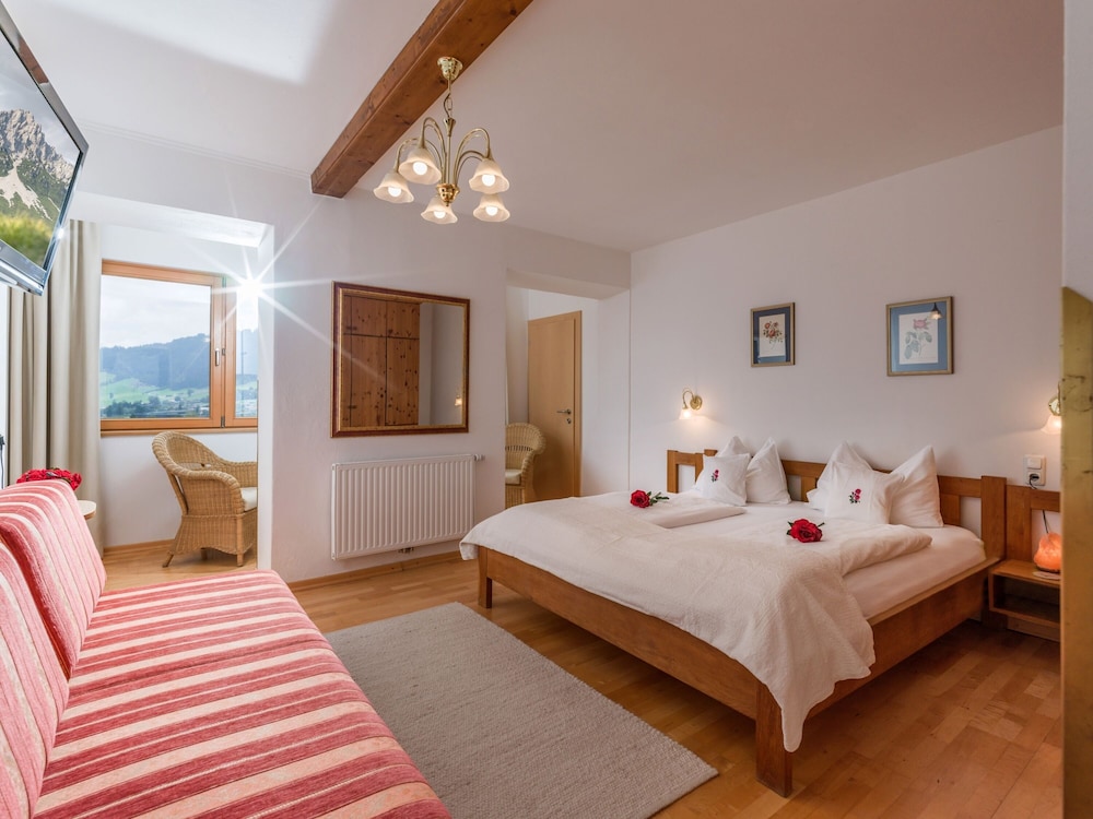 Standard Double Room - Photo 8