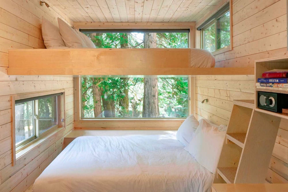 Cabin, 2 Queen Beds