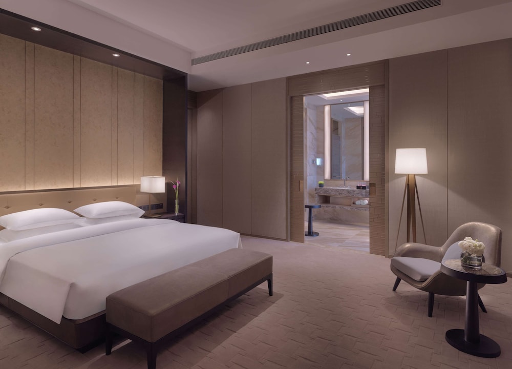 Regency, Executive Suite