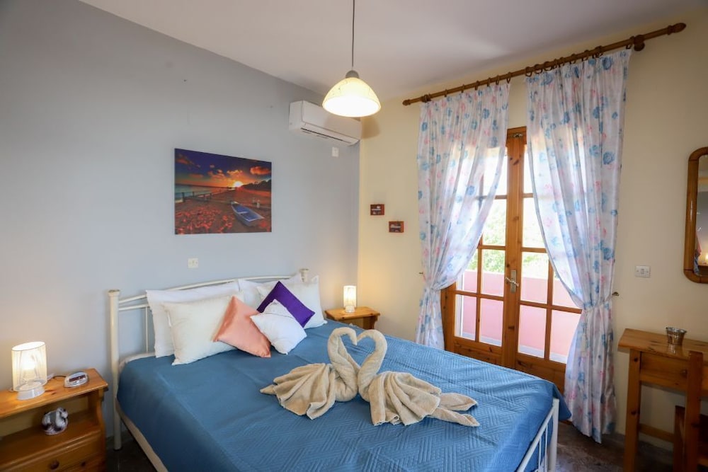 Panoramic House, 2 Bedrooms, Sea View