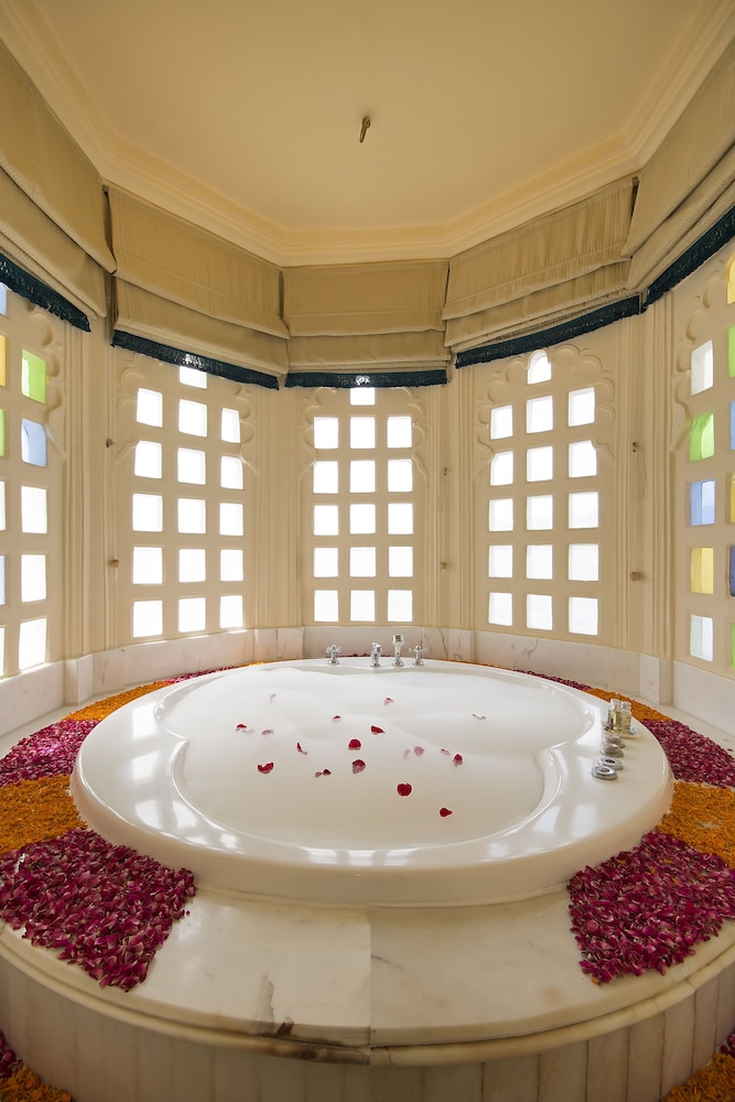 Grand Suite, 1 Bedroom, Lake View (Grand Royal)