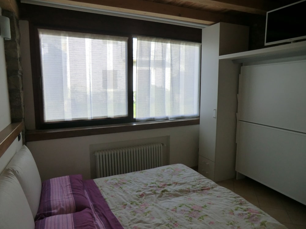 House, 2 Bedrooms, Hot Tub, Pool View photo 1