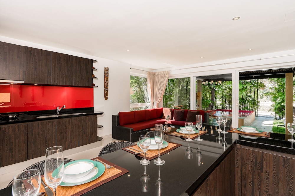Villa photo 2