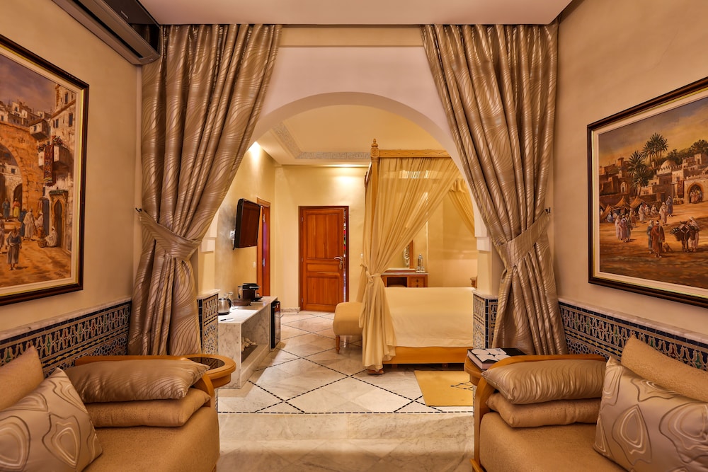 Royal Suite, Poolside photo 2