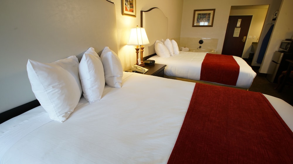 Deluxe Room, 2 Queen Beds, Jetted Tub photo 3