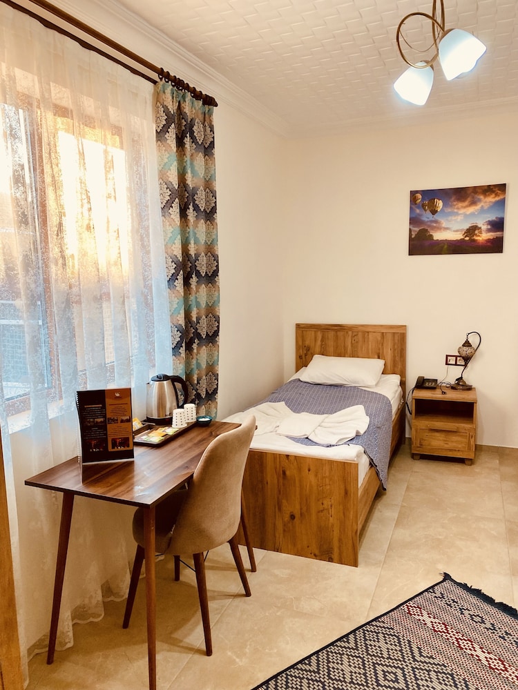 Twin Room - Photo 4