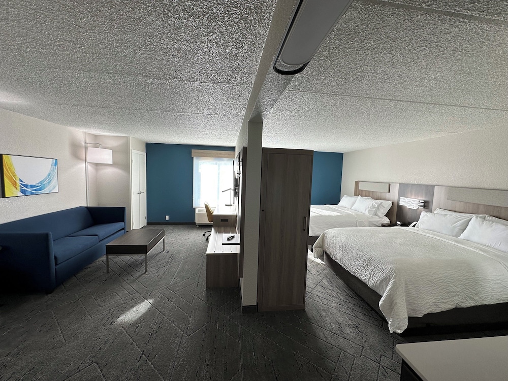 Suite, 2 Queen Beds - Photo 5