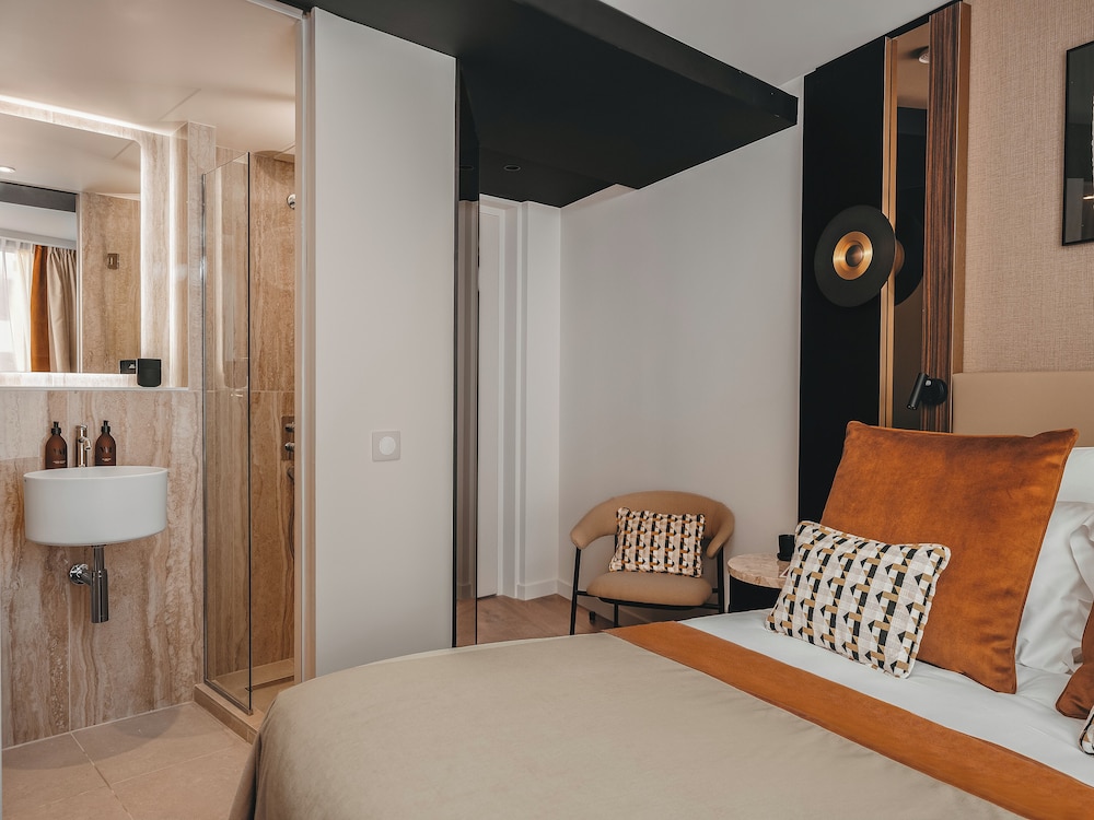 Cosy Double Room - Free Sauna and Gym Access photo 3