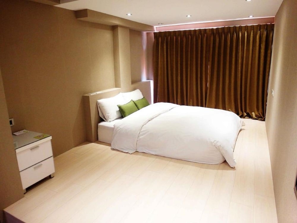 Deluxe Family Room, Two Double Beds photo 2