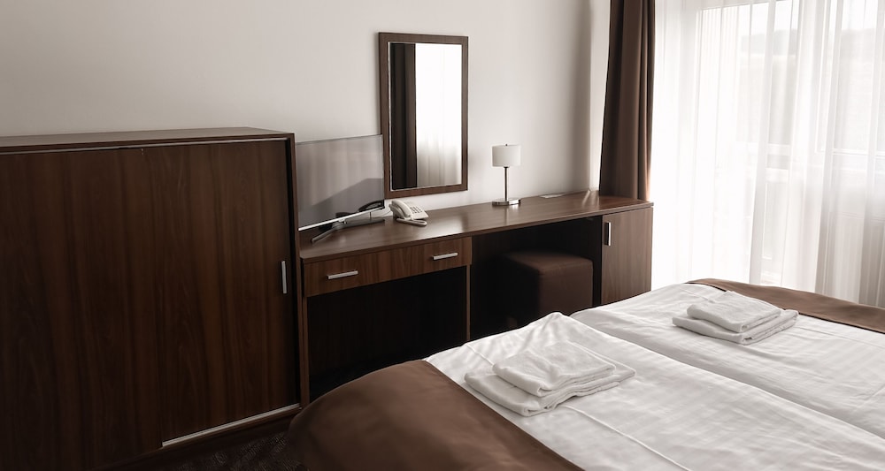 Double Room, Mobility Accessible, River View photo 1