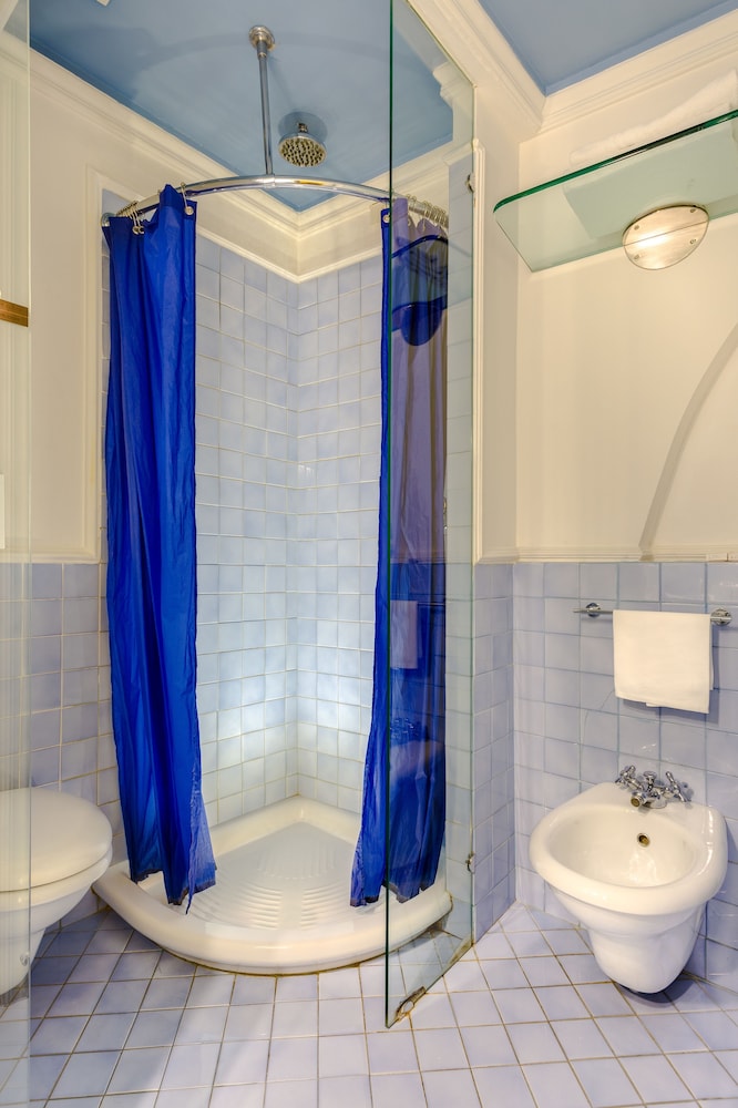 Comfort Double or Twin Room With Private External Bathroom photo 3