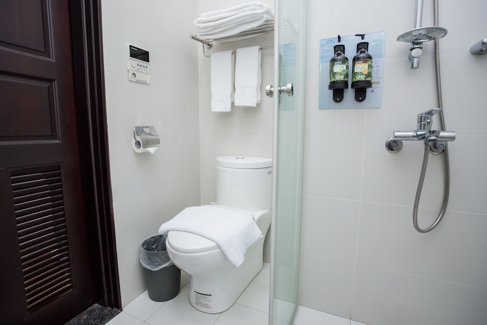 Deluxe Suite, 1 Bedroom Suite, 1 King Bed, Balcony - Photo 16