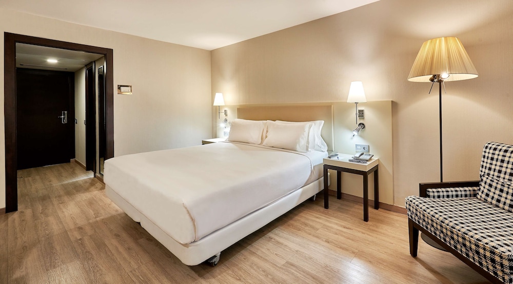 Standard Room (Extra Bed 3 adults) - Photo 1