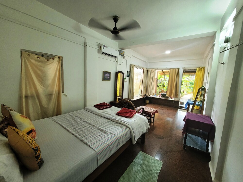 Deluxe Room - Photo 6