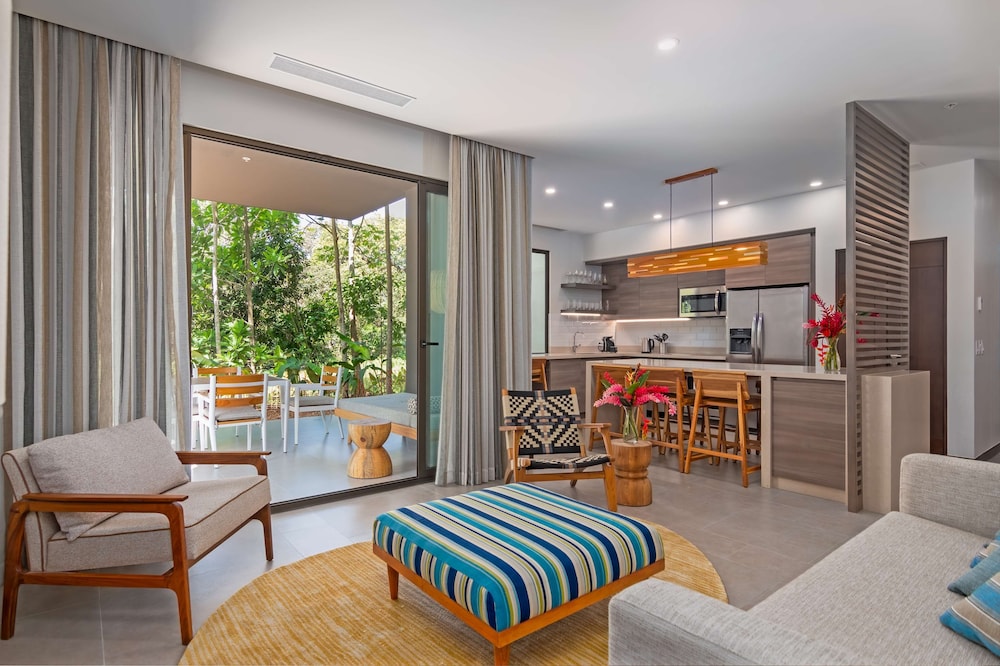 Suite, 3 Bedrooms - Photo 15