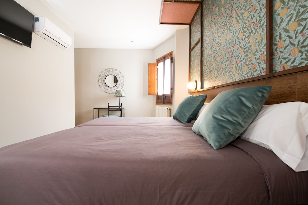 Room - Photo 1