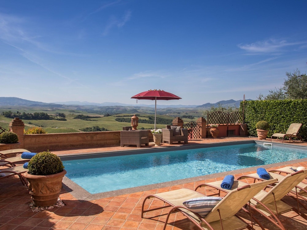 Villa photo 3