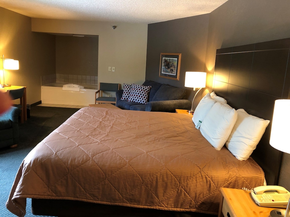 Grand Suite, 1 King Bed, Non Smoking photo 3