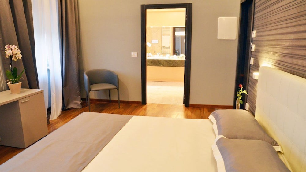 Deluxe Double Room photo 3