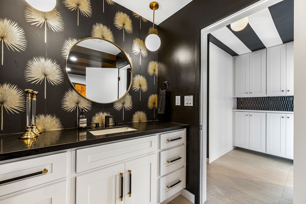 The Ritz - Luxury Home With Pool Speakeasy Bar, Billede 105