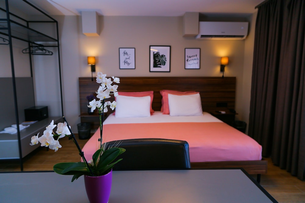 Luxury Room, 1 King Bed, Sea View photo 1