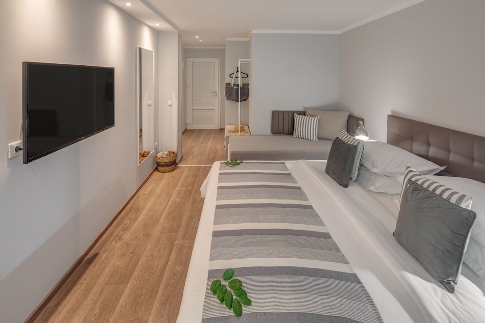 Standard Single Room, 1 Double Bed, Balcony photo 3