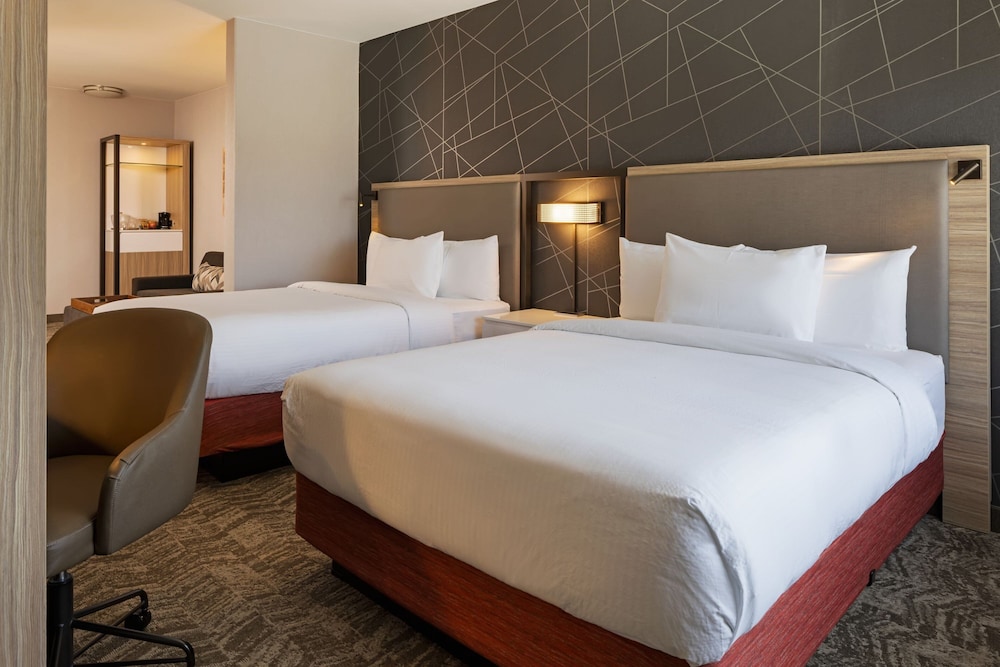Suite, Multiple Beds