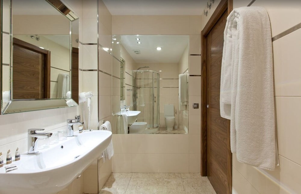 Triple Room (Two beds and sofa bed) - Photo 2