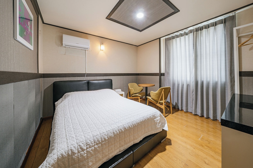 Standard Single Room, 1 Double Bed, Non Smoking, City View