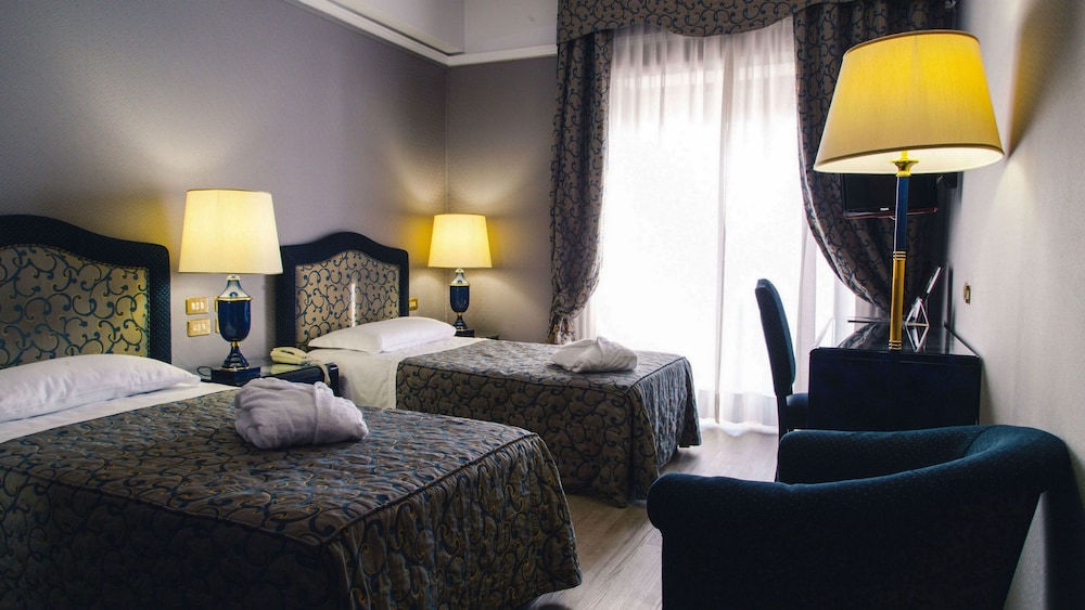 Superior Triple Room, Sea View photo 3