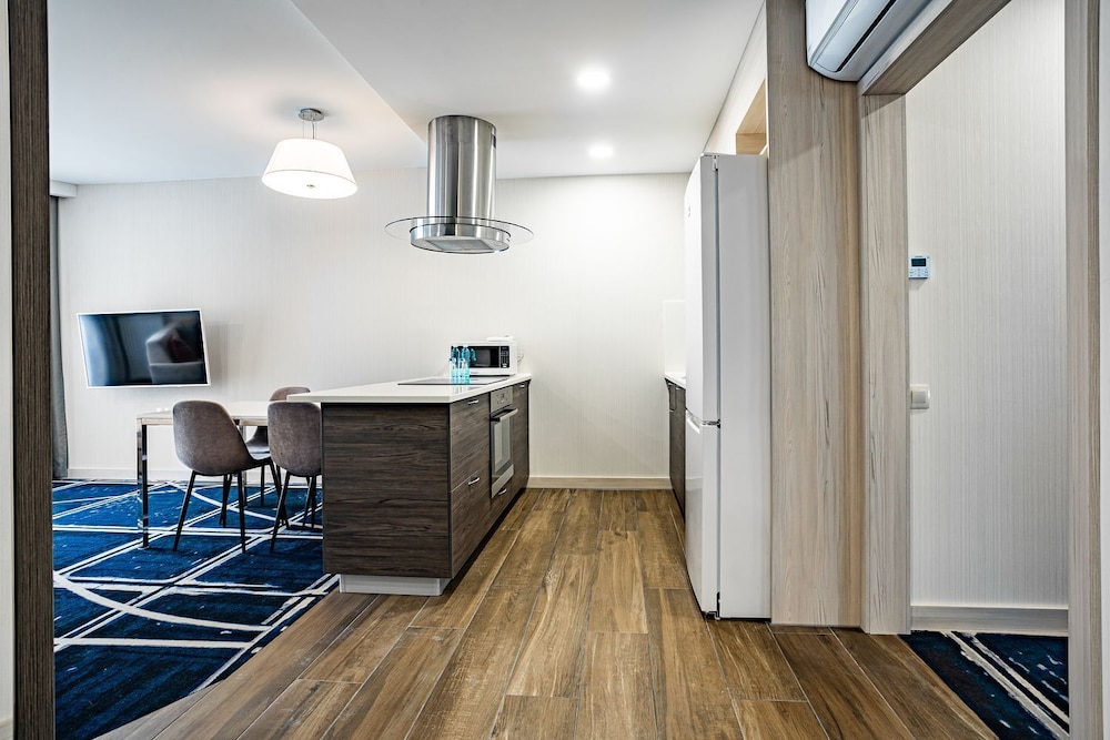Business Room, Multiple Beds, Non Smoking photo 3