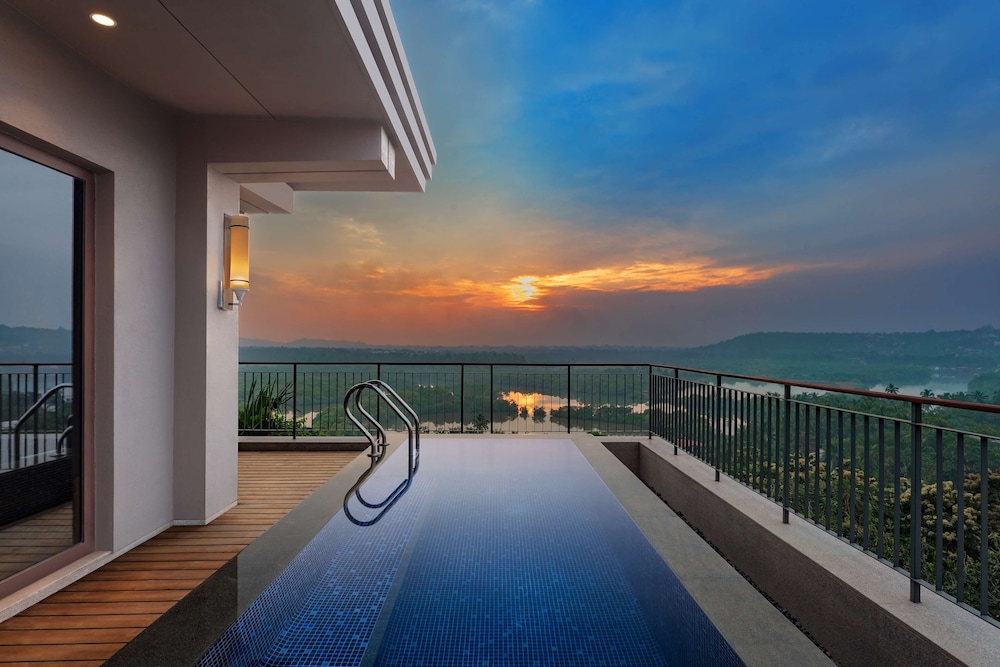 Presidential Suite, 1 King Bed, River View (Plunge Pool)