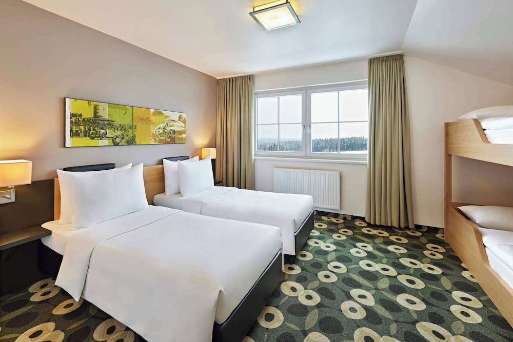 Room, Multiple Beds