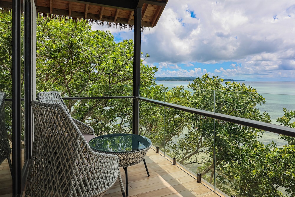 Panoramic Signature Duplex Villa - Photo 4