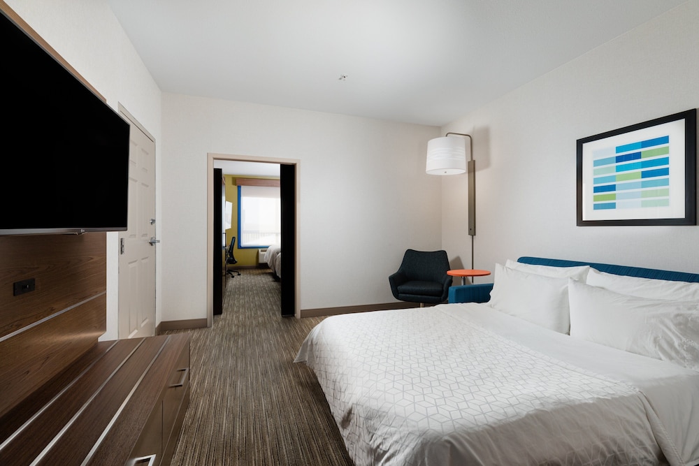 Standard Room, Multiple Beds (Feature)
