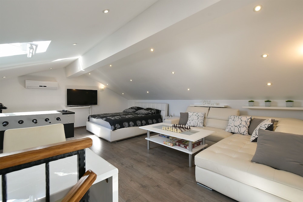 Standard Apartment, 4 Bedrooms (24956) photo 3
