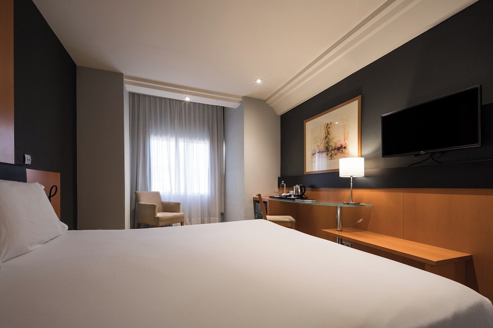 Double Room Single Use (Parking Included) - Photo 3