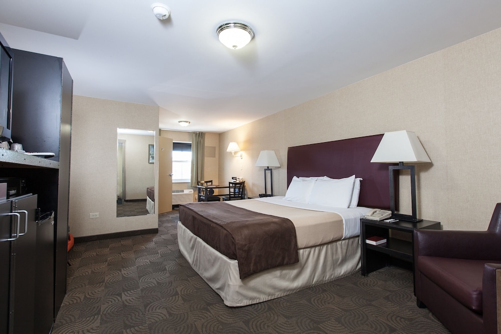 Traditional Room, 1 Queen Bed, Non Smoking - Photo 4