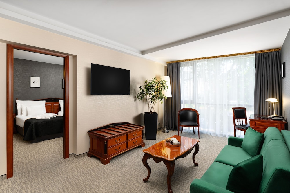 Deluxe room with balcony - Photo 6