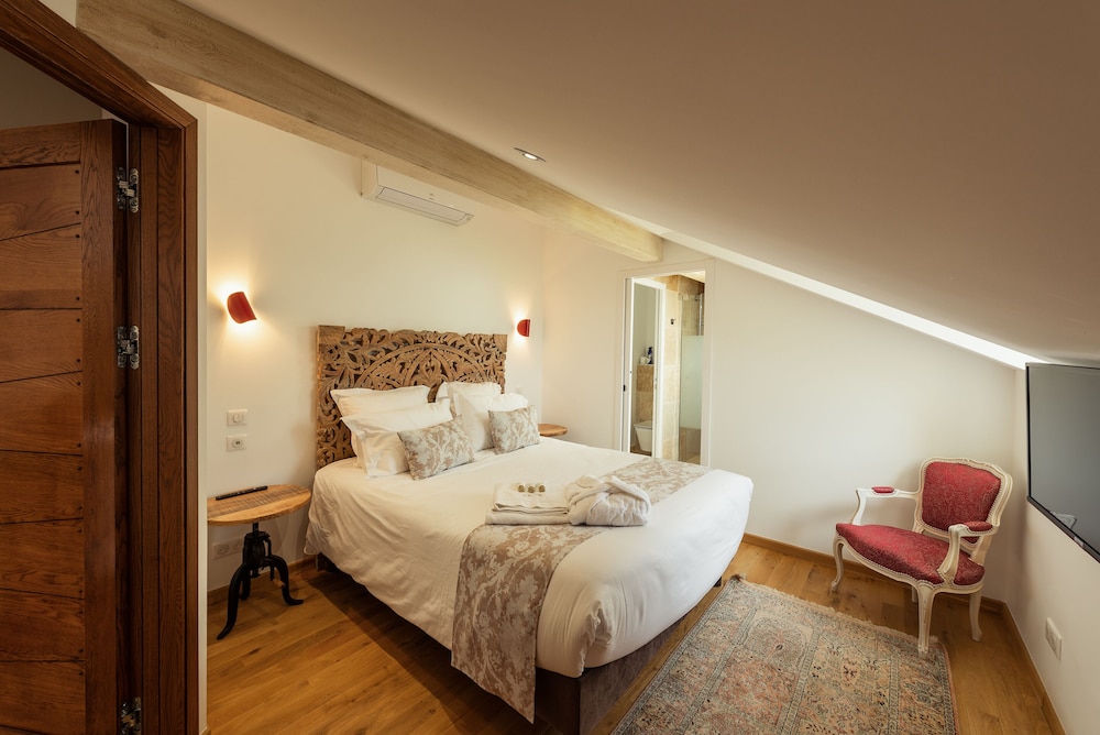Comfort Double Room, Ensuite, Courtyard View (Chambre 3) photo 1